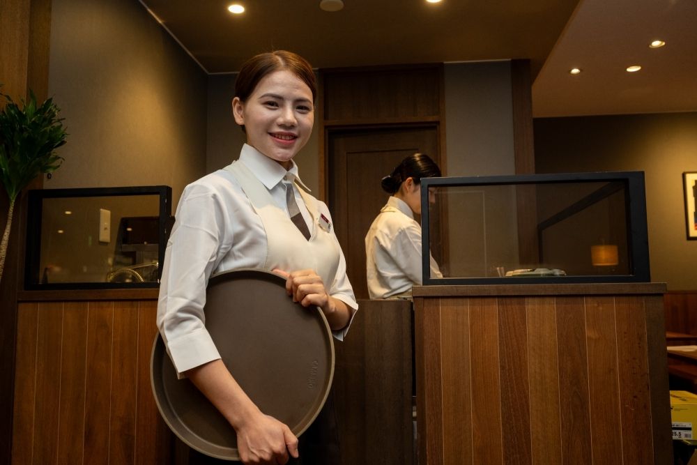 Estamos procurando pessoas com N3 ou superior! É uma grande empresa, então não se preocupe ☆ Restaurant Hall (Kagurazaka)